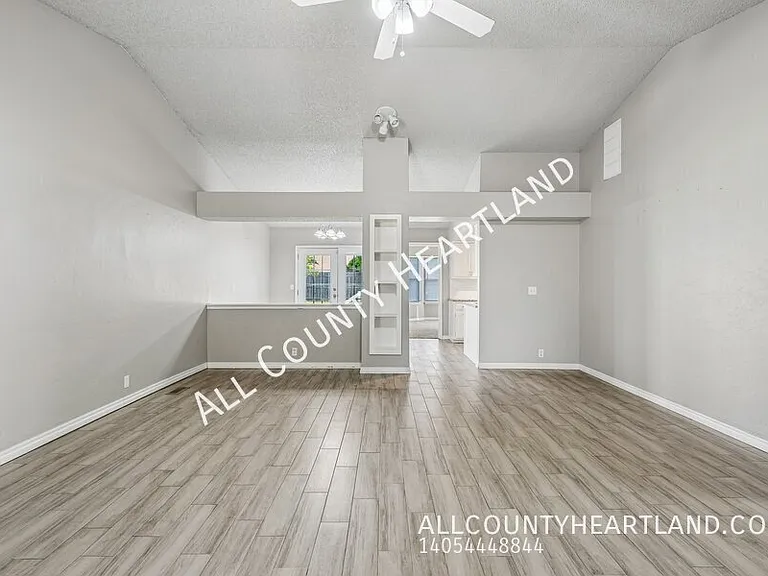 217 Cypress Dr — Photo 5