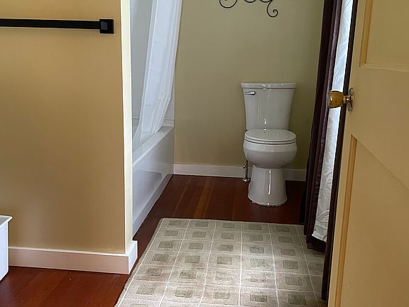 4th image of 30 Belmont Ave #A