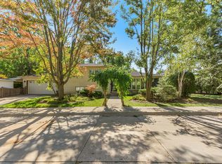 789 Ridge Rd, Highland Park, IL 60035