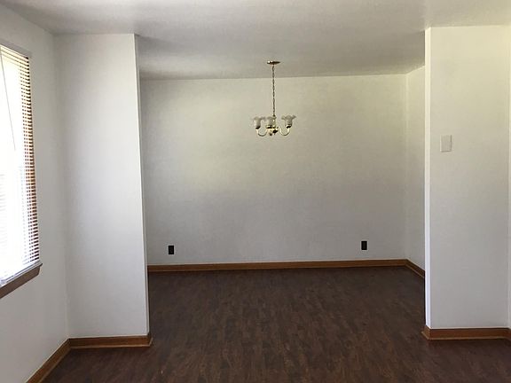 4th image of 800 Winthorne Ct