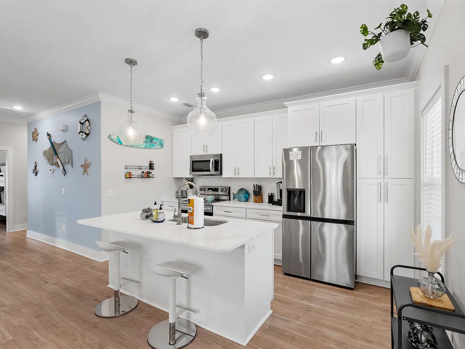 3 bed, 1149 sqft, $5,500 — Photo 3