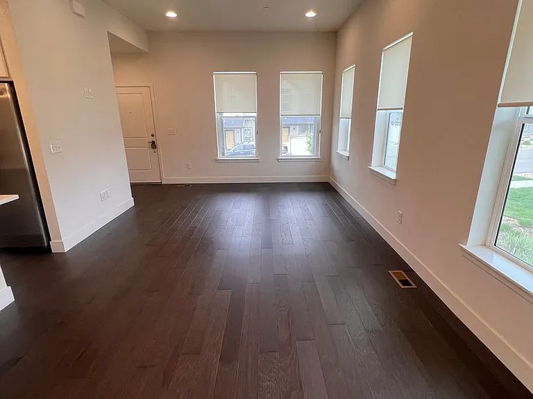 628 Discovery Pkwy — Photo 7