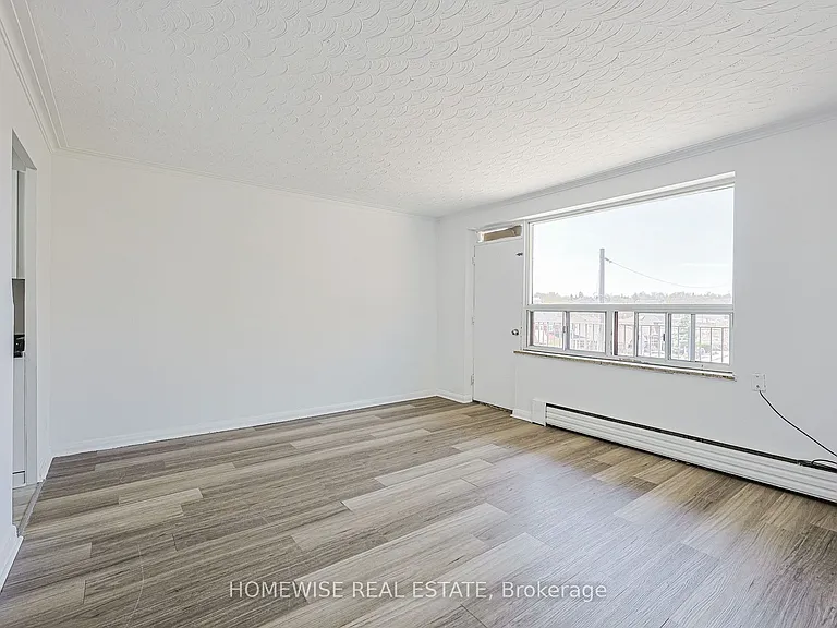 2204 Dufferin St #202 — Photo 3