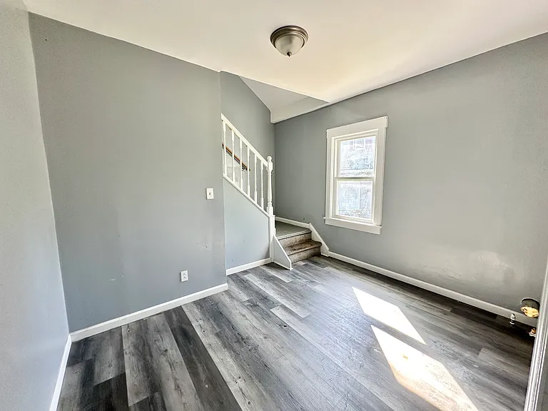 26 Townsend Ave — Photo 13