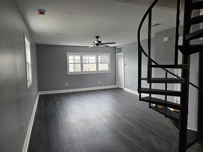 136 Fulton Ave — Photo 1