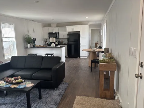 121 Cimarron, Lake Elmo, MN 55042