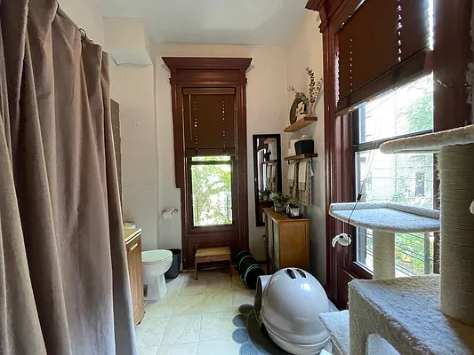 Rented by ERNY LLC | media 8