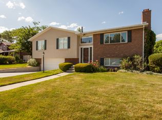 1623 E Nicklaus Cir, Sandy, UT 84092