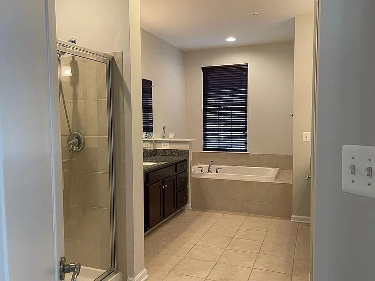 44037 Vaira Ter #290 — Photo 8