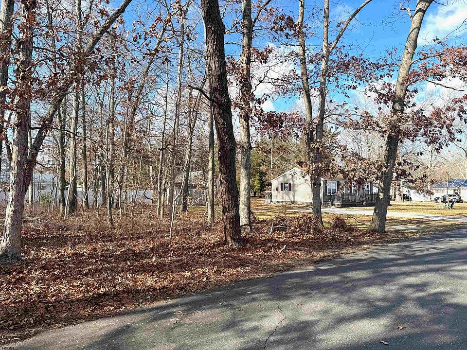 2nd image of 106 Cypress Ave