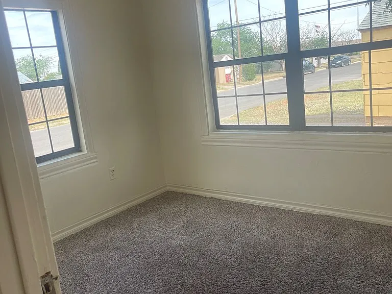 1101 W Kentucky Ave — Photo 6