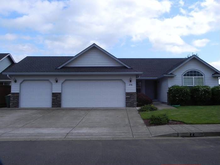 3-Car Garage