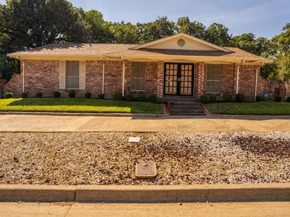 5520 Mac Arthur Dr, Fort Worth, TX 76112