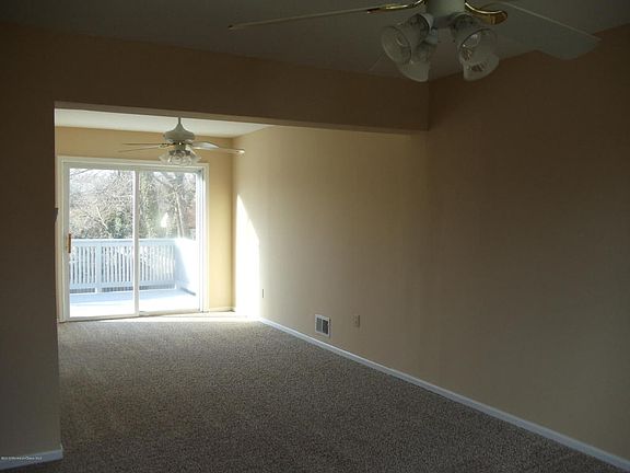 4th image of 650 Texas Dr