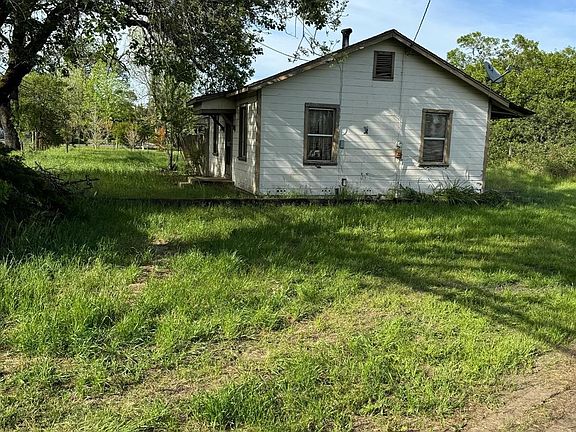 3rd image of 1480 Willowside Road