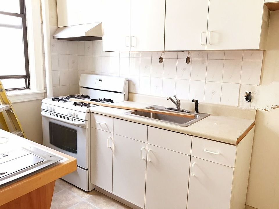2nd image of 3272 30th St APT 3F