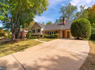 8319 Riverside Rd, Alexandria, VA 22308