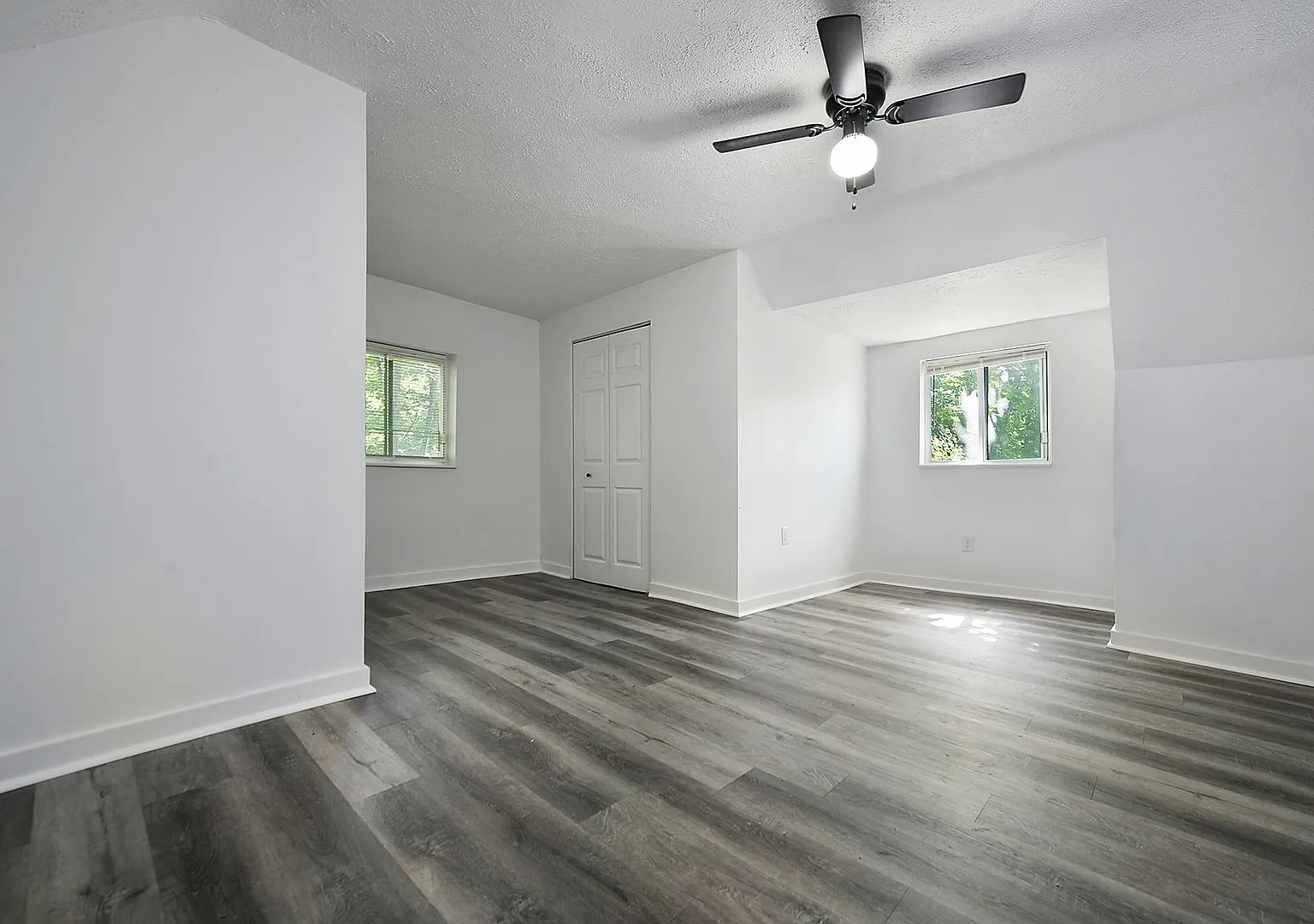 420 Broadway Avenue — Photo 3