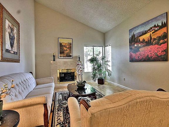 2nd image of 1693 Chesterton Cir