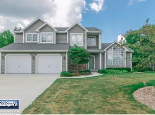 1535 Creekside Ln, Green Bay, WI 54311