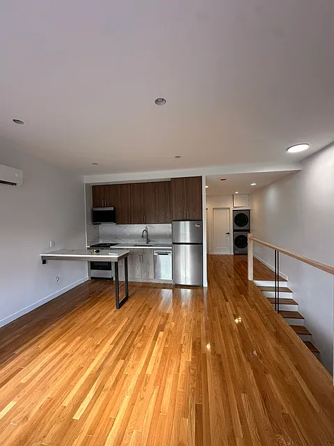 200 Brinsmade Ave #1