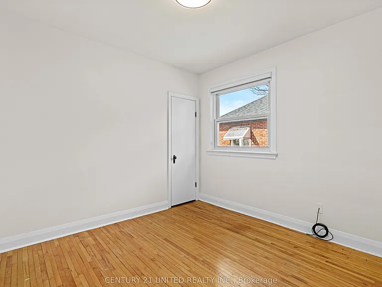 661 Rubidge St — Photo 15
