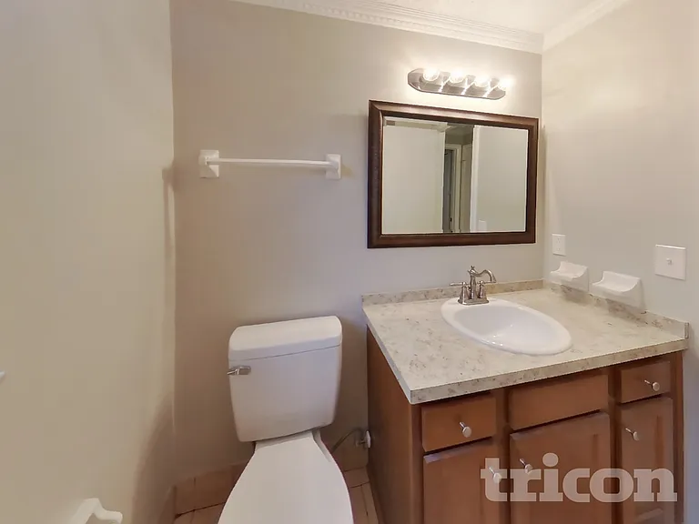 8252 Yolanda Ct — Photo 21