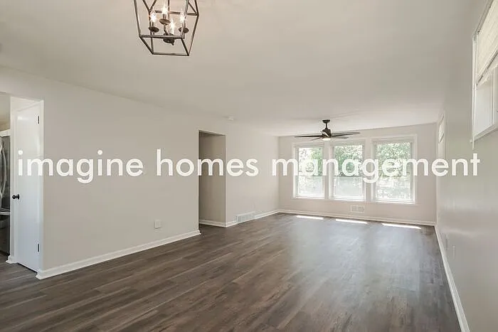 566 Firethorne Dr — Photo 11