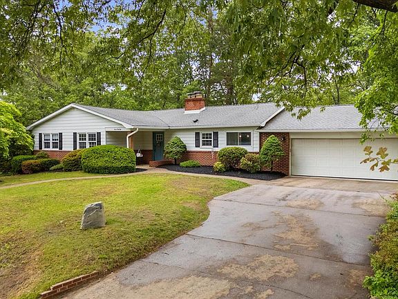 2nd image of 748 Evergreen Rd