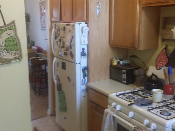 3rd image of 1305 W Morse Ave #2A