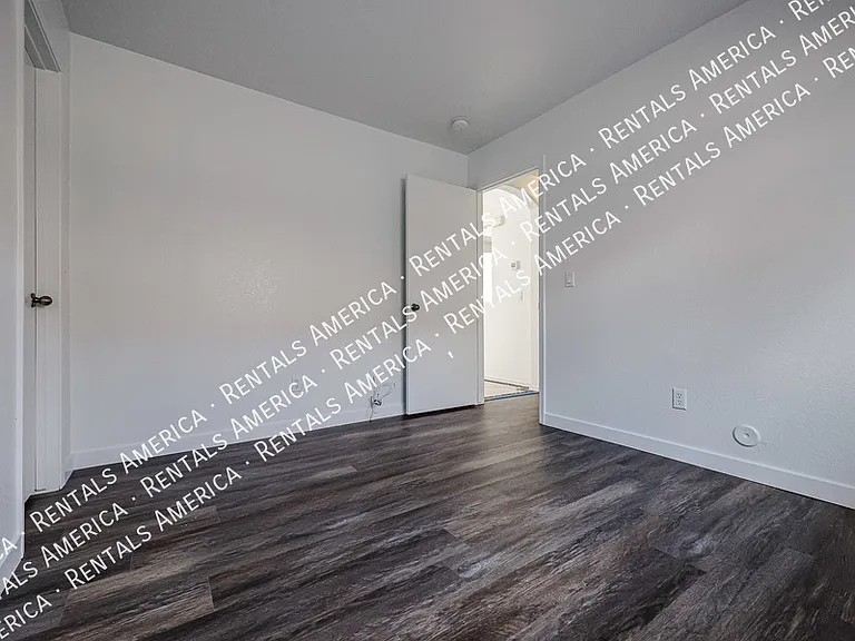 12731 W Sharon Dr — Photo 35