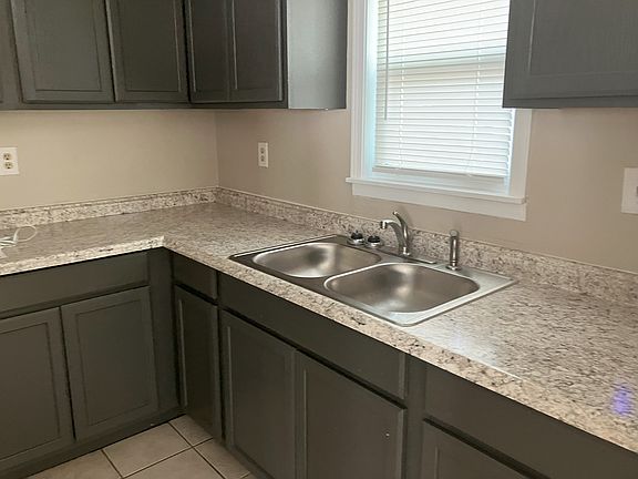 5th image of 715 1/2 S Knoblock St