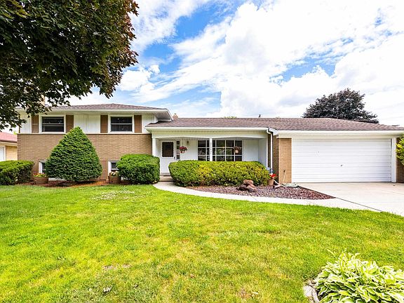 3rd image of 37264 Ruth Dr
