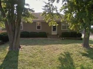 902 SW Locust St, Oak Grove, MO 64075
