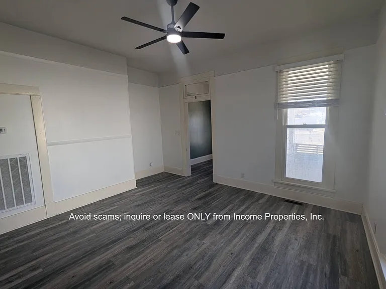 209 S Greenwood St — Photo 11