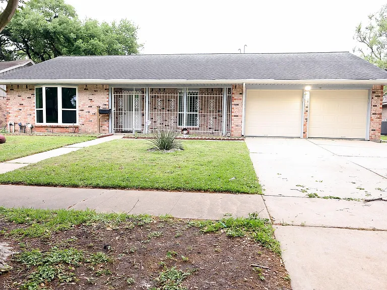 8335 Langdon Ln — Photo 1