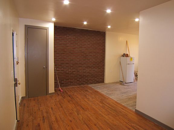 2nd image of 1060 Grant Ave