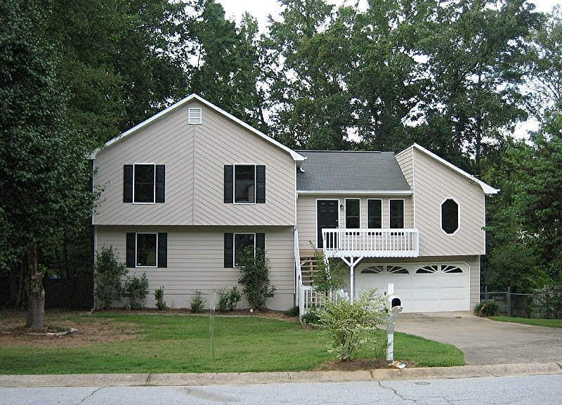 2nd image of 2646 Foxglove Dr SW