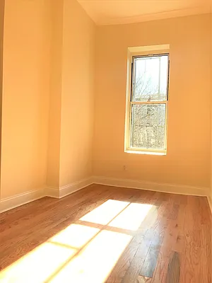 Rented by Lang Realty LLC | media 8