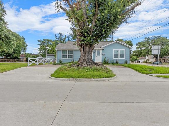 2nd image of 1221 Sunset Drive