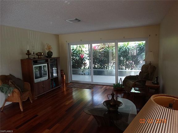 3rd image of 54 Glades Blvd APT 1