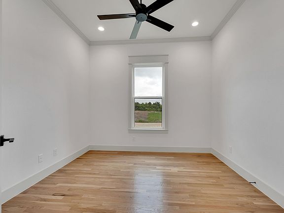 5th image of 6220 Cedar Elm Rd