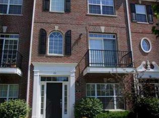 137 9th St NW, Carmel, IN 46032