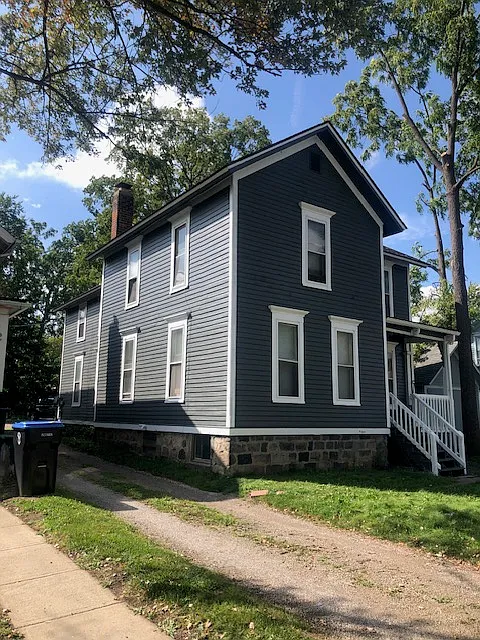 Building Photo - 213 Ballard St