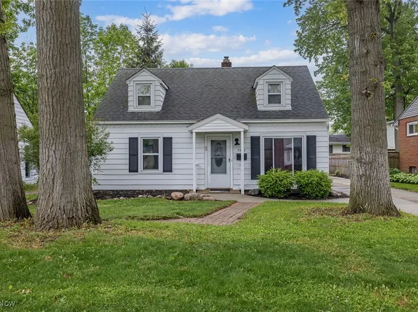 5963 Porter Rd, North Olmsted, OH 44070