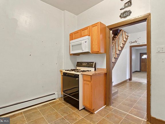 5th image of 28 N Lehman St