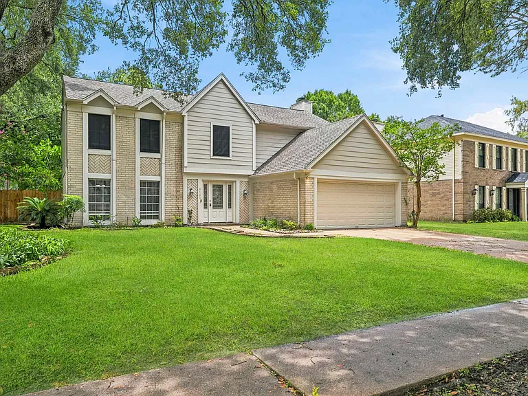 8130 Sunny Ridge Dr — Photo 2