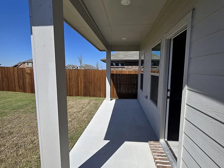 2223 Cliff Springs Dr — Photo 36