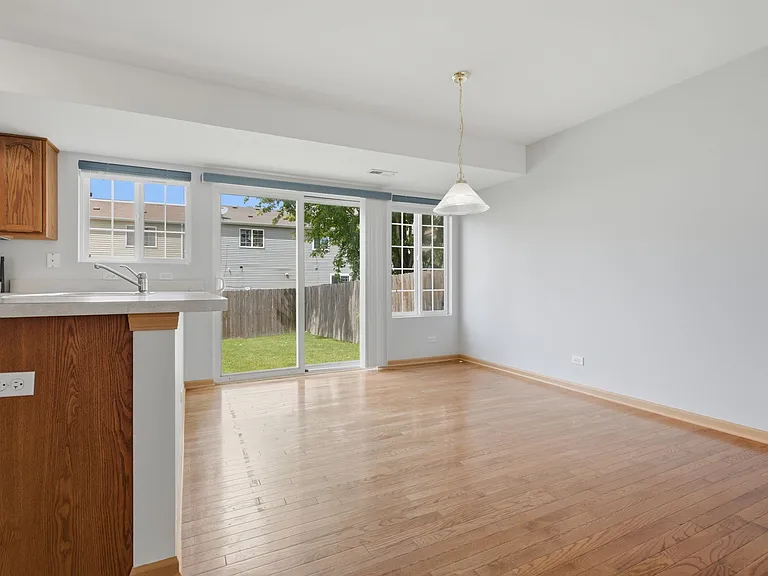 1758 Edith Ln — Photo 6