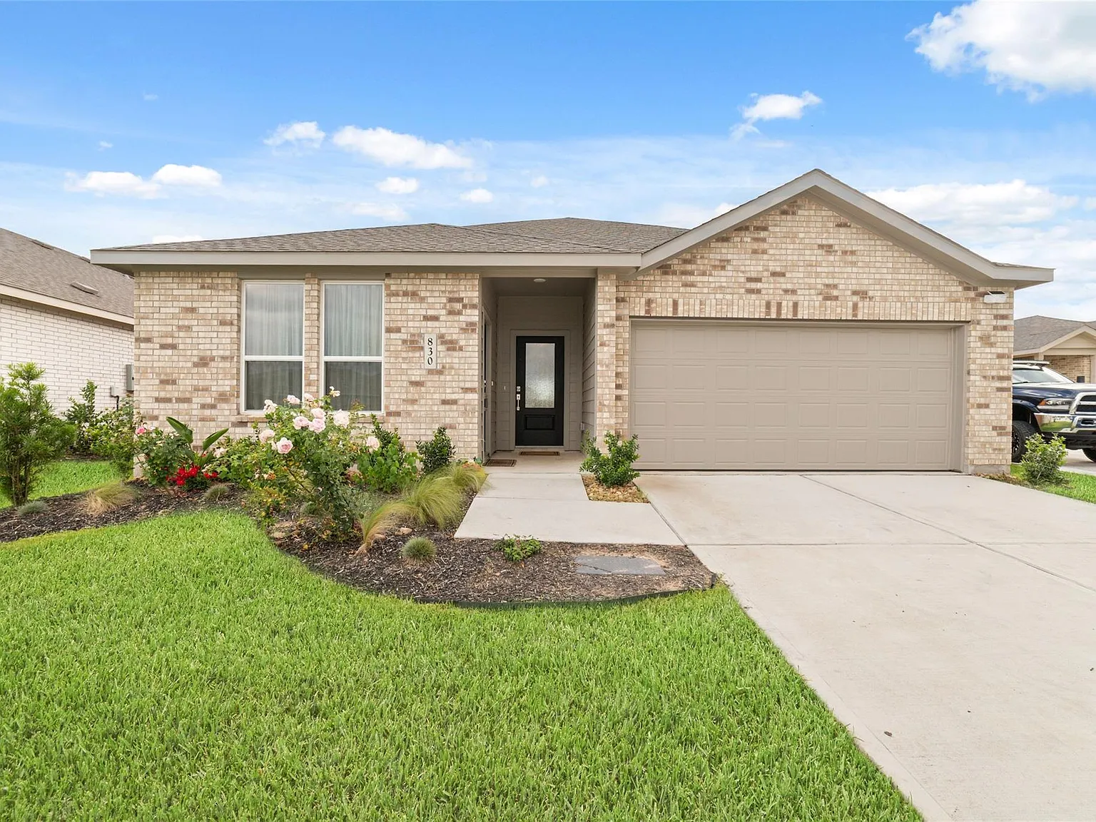 3 bed, 2.0 bath, 2200 sqft, $2,125 — Photo 1